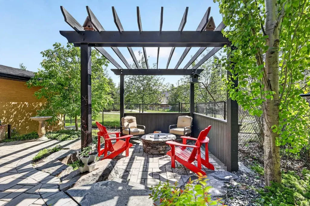 652 Quarry Way SE Calgary AB T2C 5H6