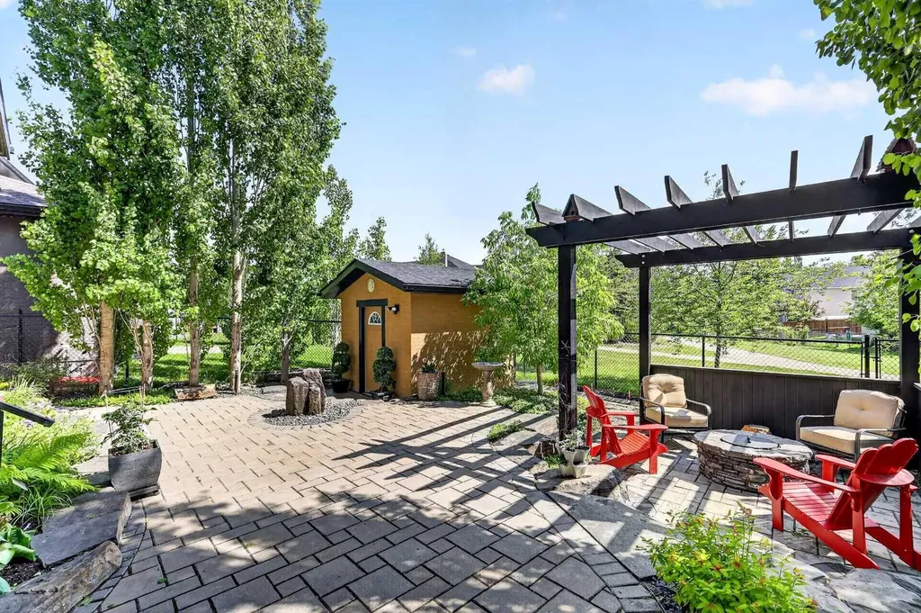 652 Quarry Way SE Calgary AB T2C 5H6
