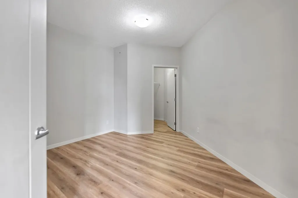 20 Seton Park SE Calgary AB T3M2V4