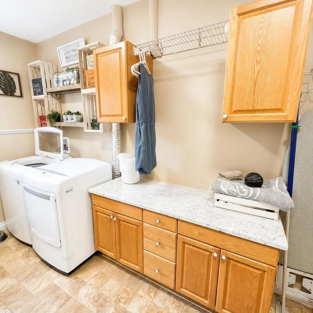 1409 Edson Drive Edson AB T7E 1H6