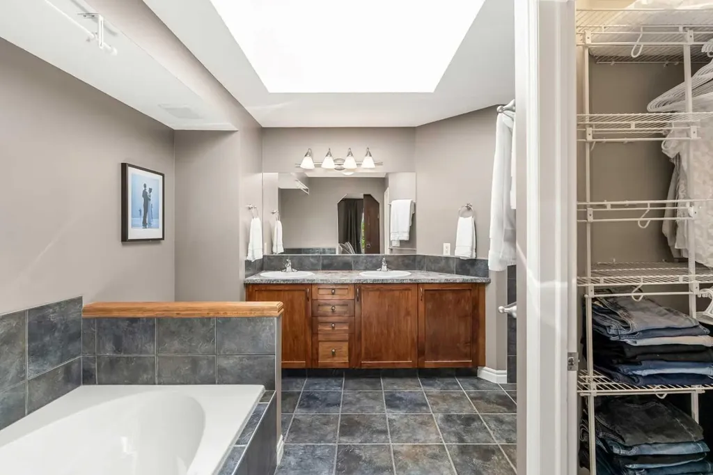 194 Brightonstone Bay SE Calgary AB T2Z 4W4