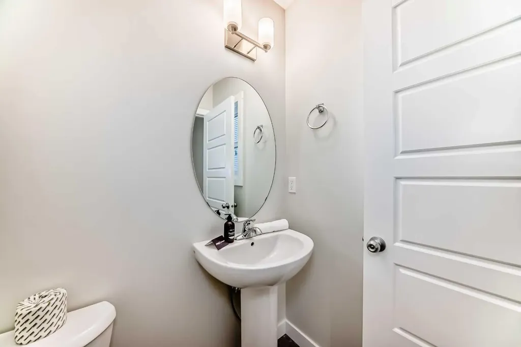 241 Bridgeport Gate Chestermere AB T1X 0B5