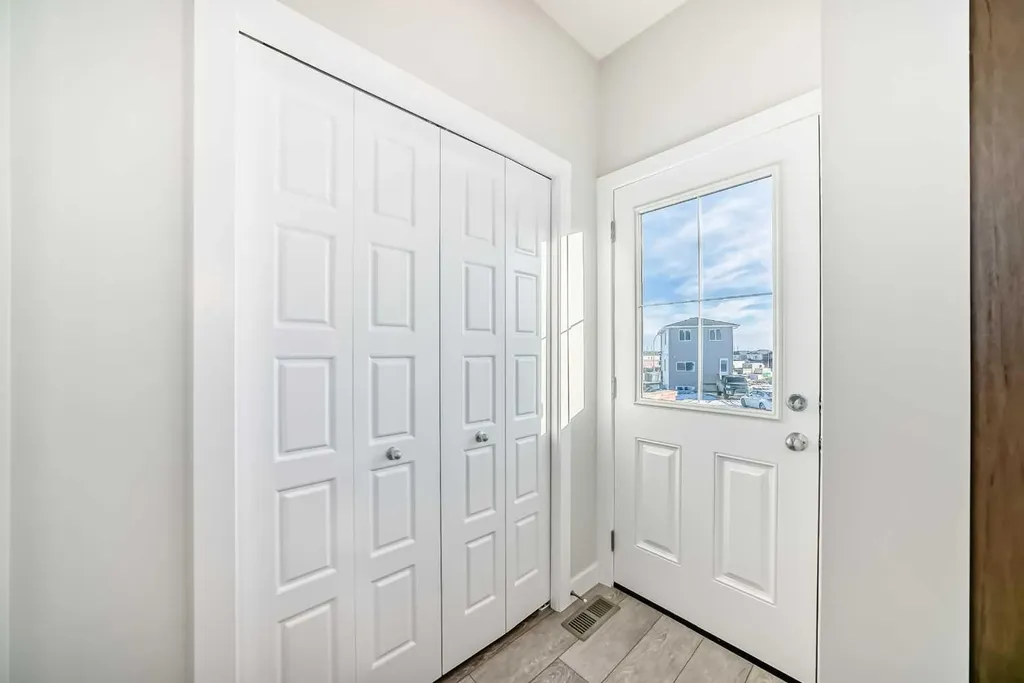 241 Bridgeport Gate Chestermere AB T1X 0B5