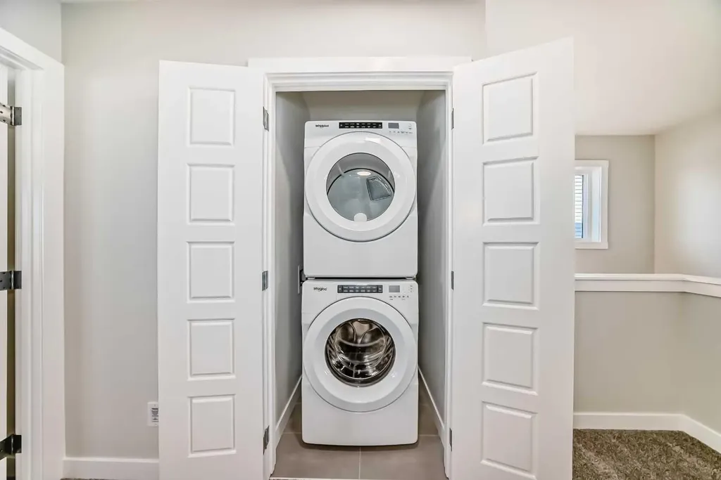 241 Bridgeport Gate Chestermere AB T1X 0B5