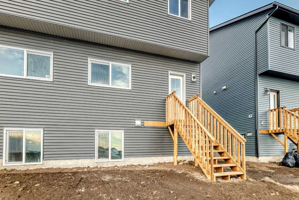 241 Bridgeport Gate Chestermere AB T1X 0B5
