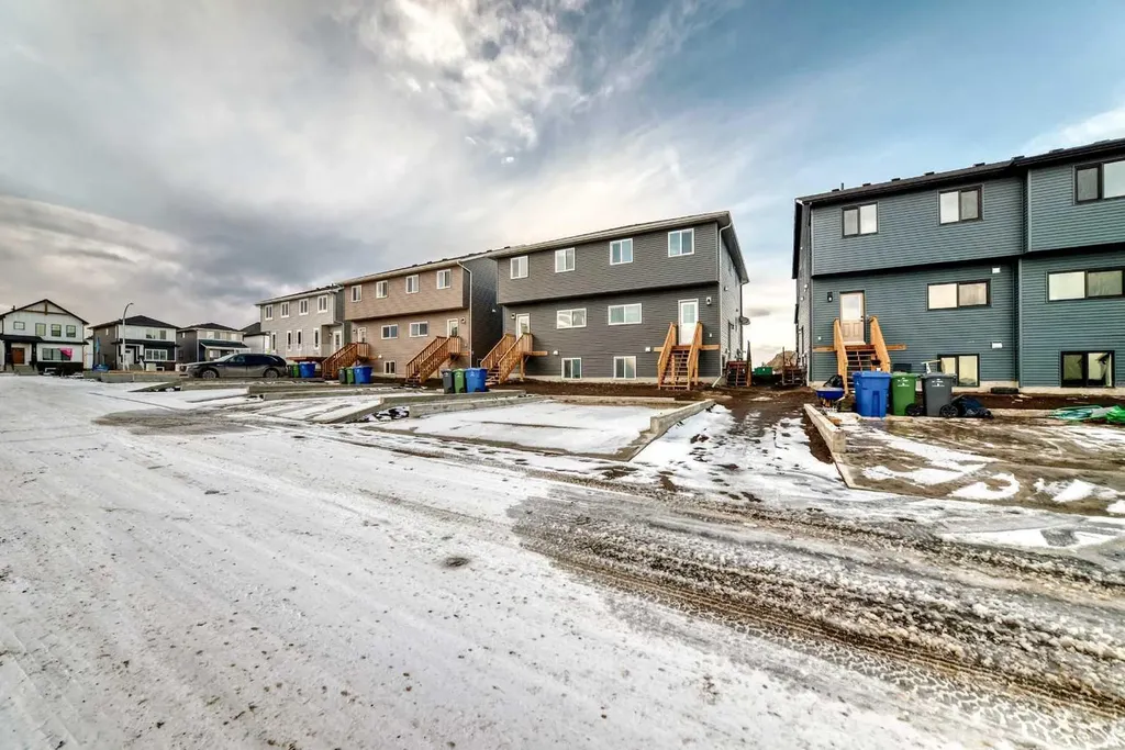 241 Bridgeport Gate Chestermere AB T1X 0B5