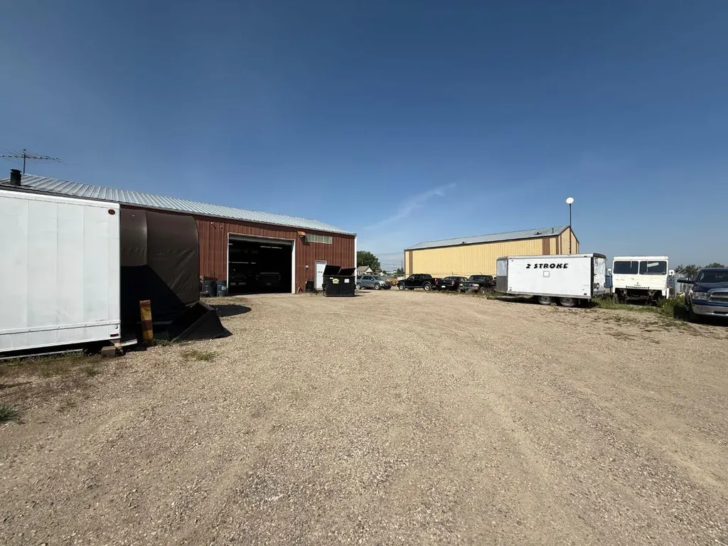 2018 19 Avenue Nanton AB T0L 1R0
