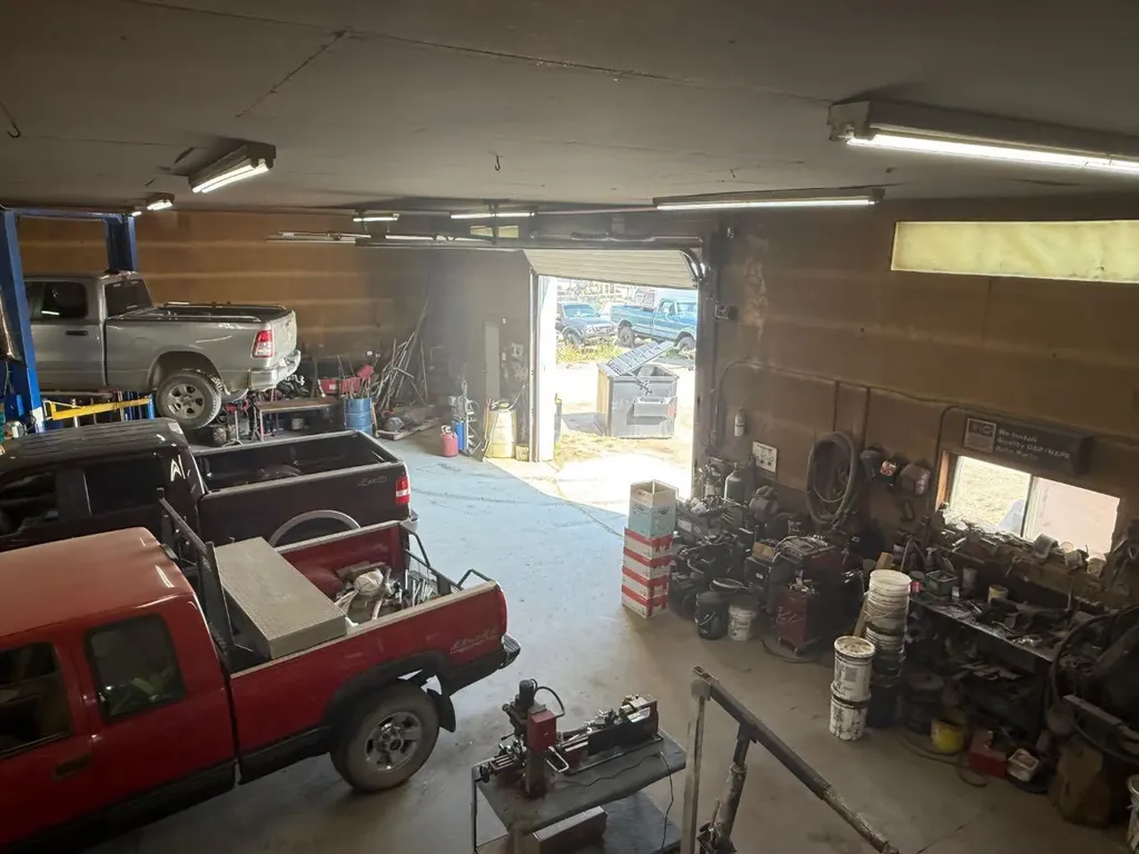 2018 19 Avenue Nanton AB T0L 1R0