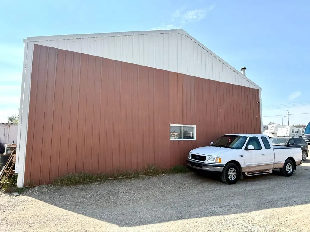 2018 19 Avenue Nanton AB T0L 1R0