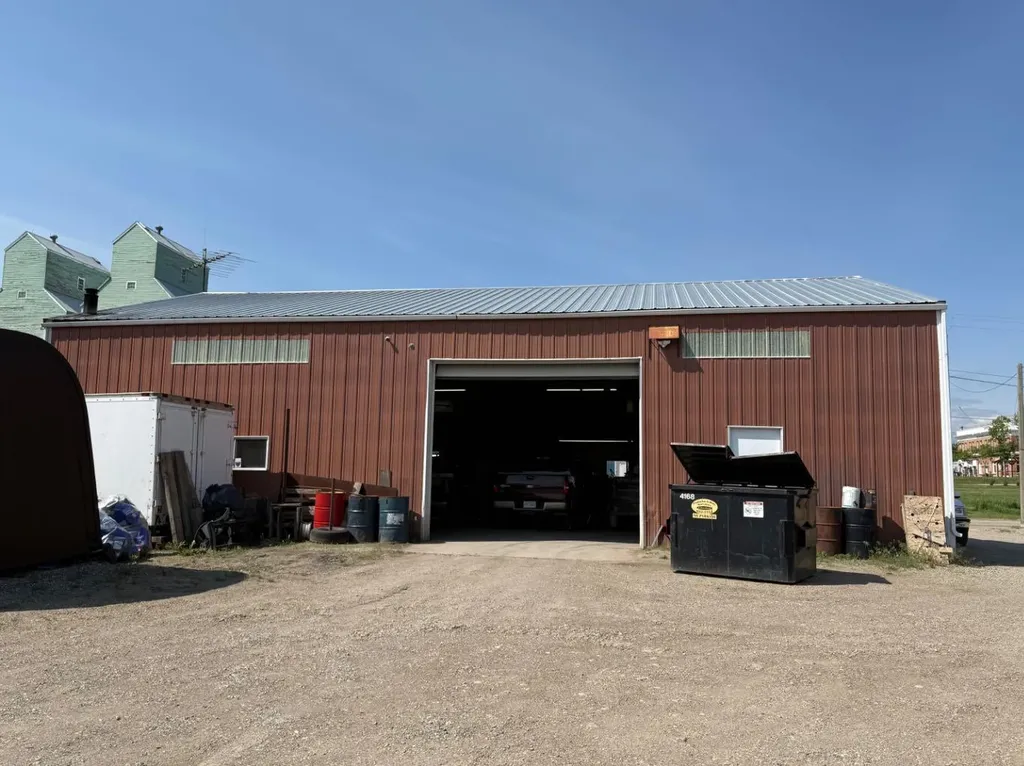 2018 19 Avenue Nanton AB T0L 1R0