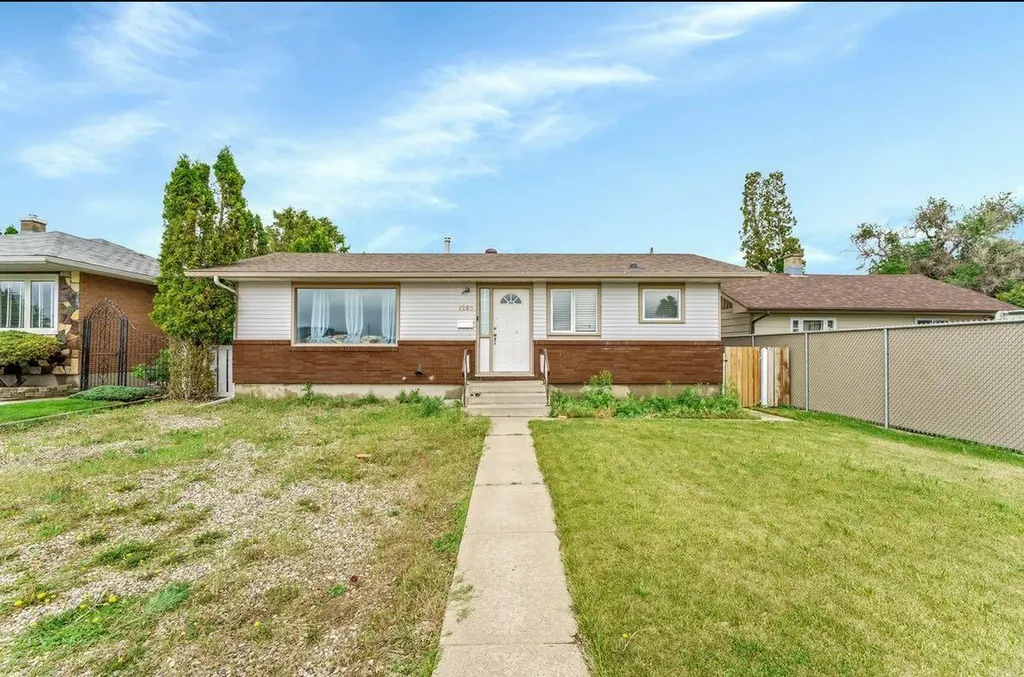 1265 2 Avenue NE Medicine Hat AB T1A 6A7