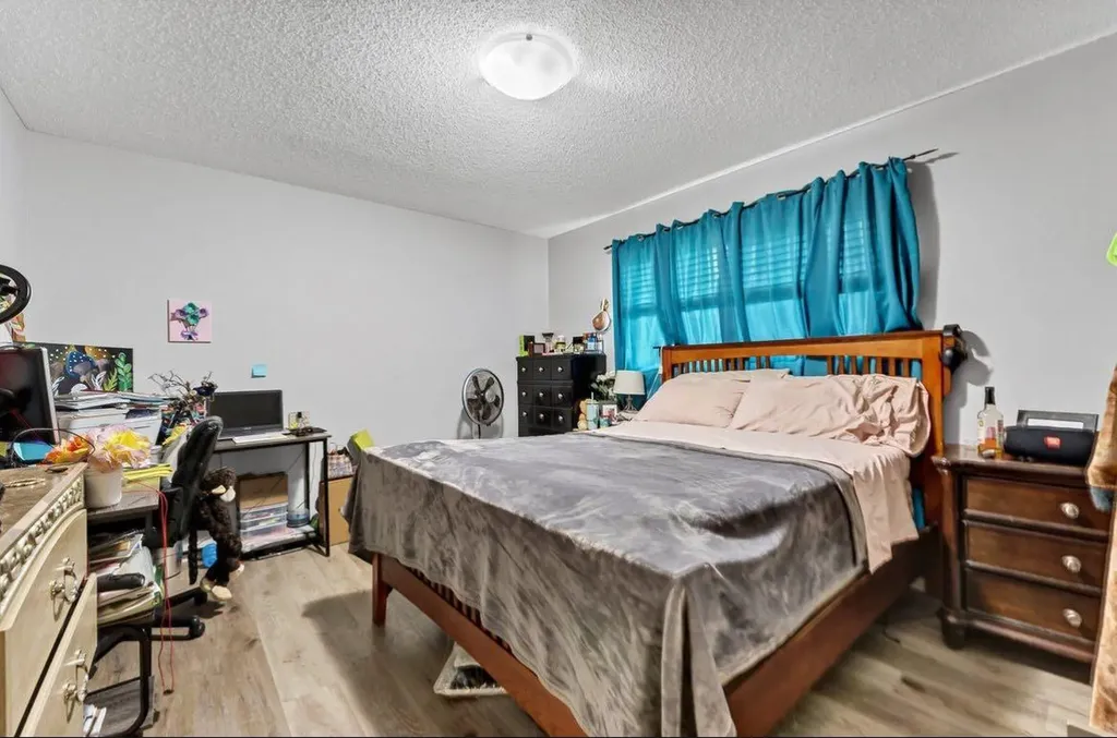 1265 2 Avenue NE Medicine Hat AB T1A 6A7
