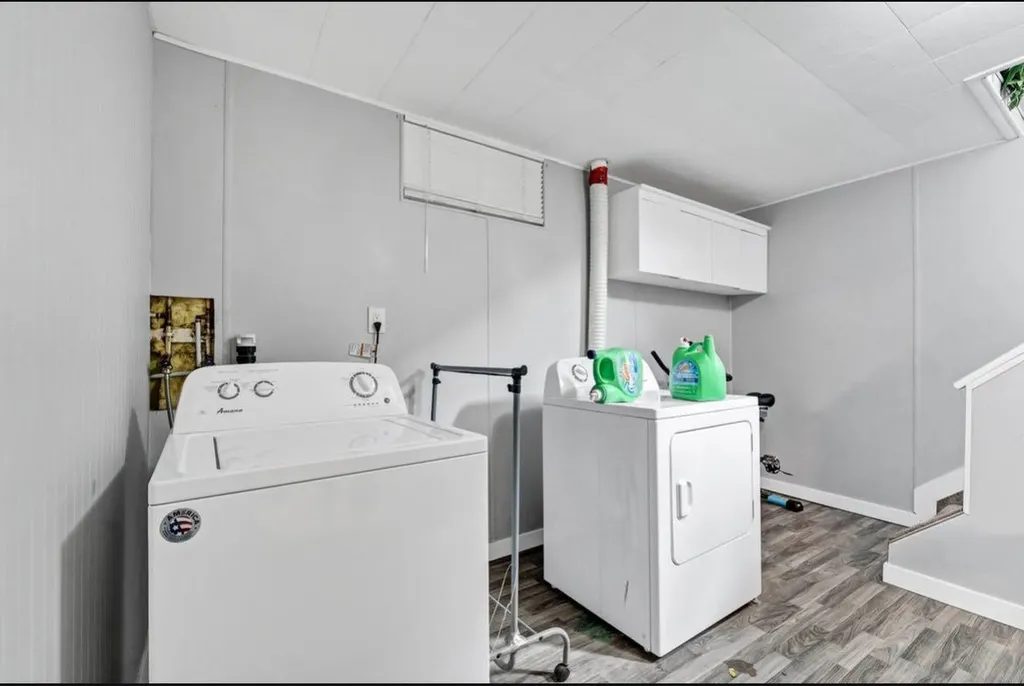 1265 2 Avenue NE Medicine Hat AB T1A 6A7