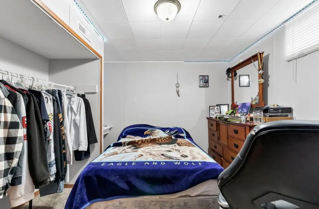 1265 2 Avenue NE Medicine Hat AB T1A 6A7