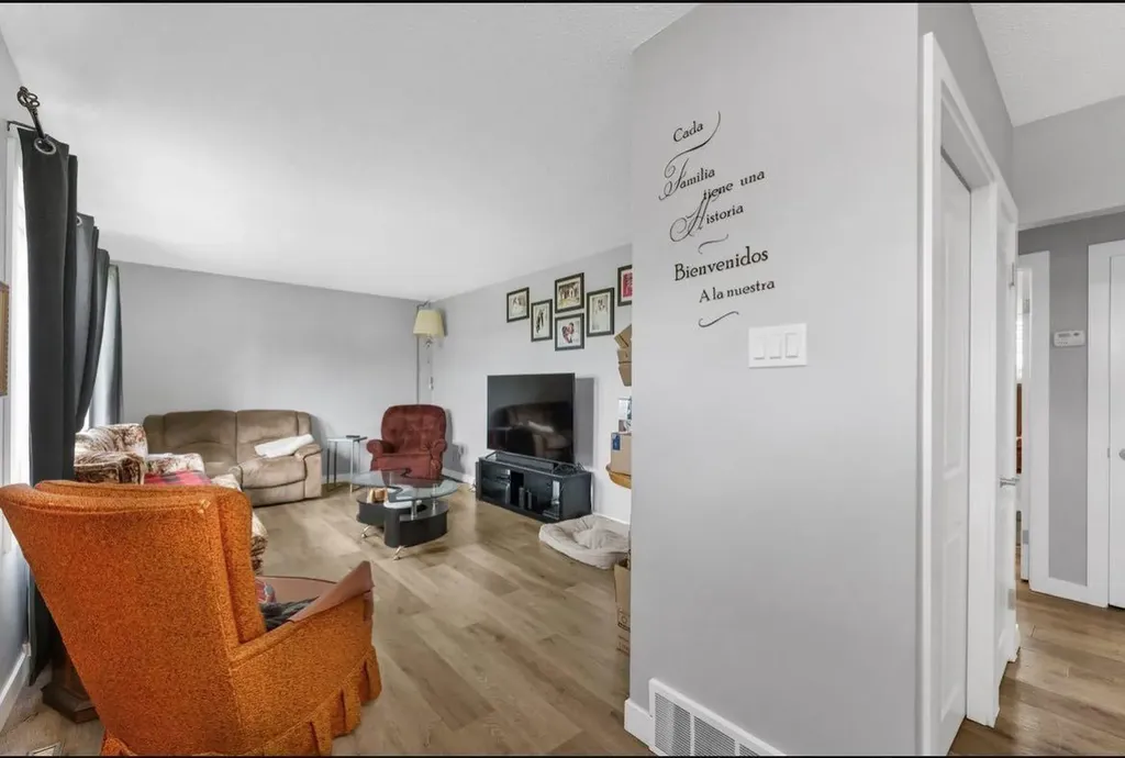 1265 2 Avenue NE Medicine Hat AB T1A 6A7