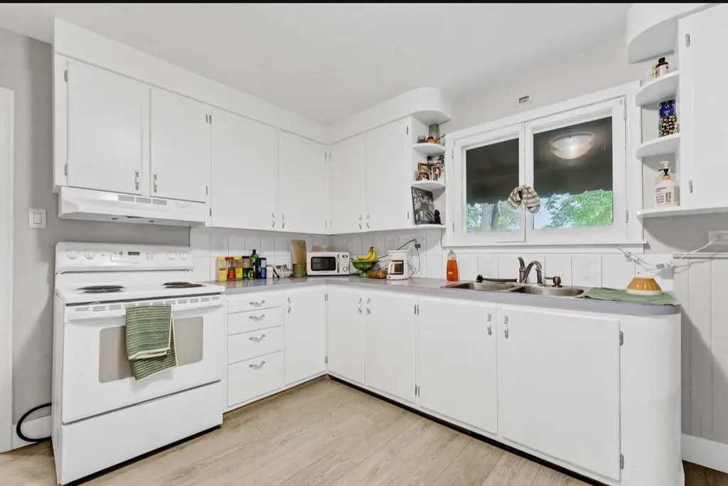 337 4 Street SW Medicine Hat AB T1A 4E7