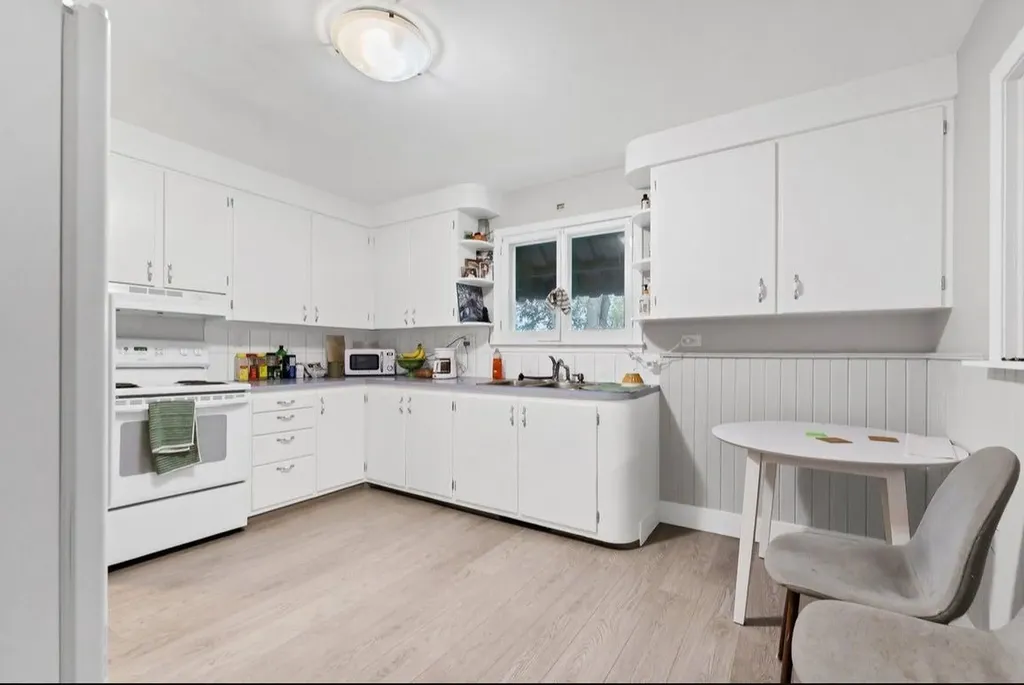 337 4 Street SW Medicine Hat AB T1A 4E7
