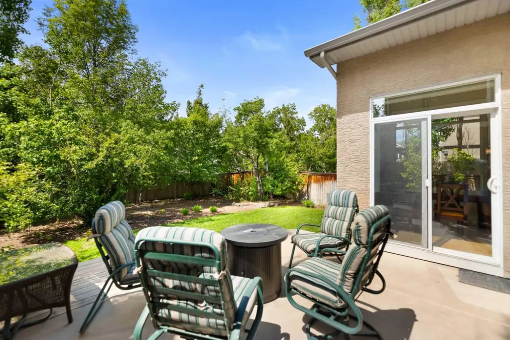 49 Wentworth Mews SW Calgary AB T3H 5K3