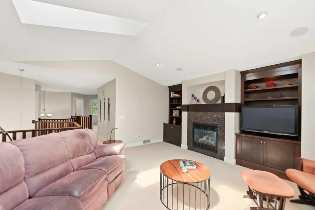49 Wentworth Mews SW Calgary AB T3H 5K3