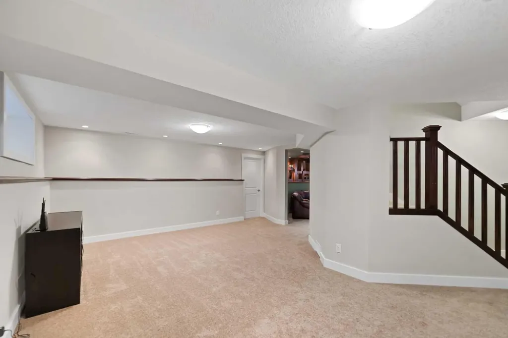 49 Wentworth Mews SW Calgary AB T3H 5K3