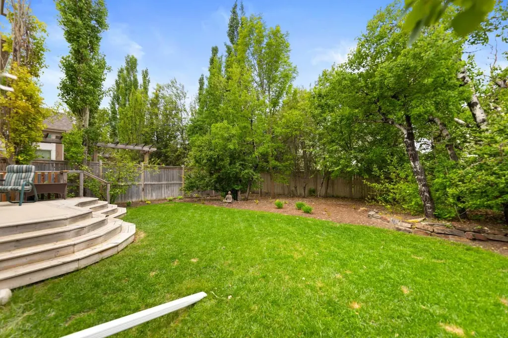 49 Wentworth Mews SW Calgary AB T3H 5K3