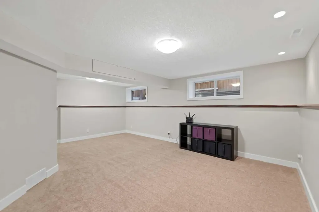 49 Wentworth Mews SW Calgary AB T3H 5K3