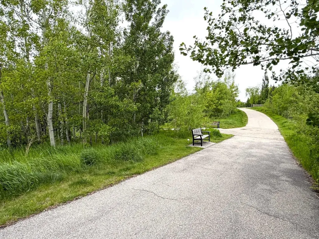 49 Wentworth Mews SW Calgary AB T3H 5K3