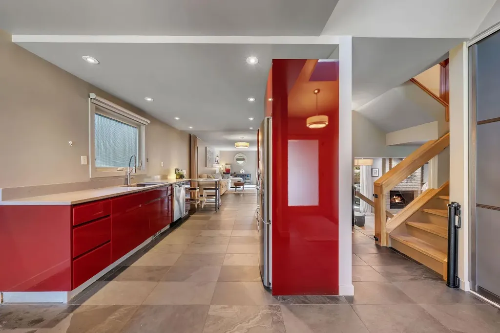 7 Deerwood Road SE Calgary AB T2J 6L2