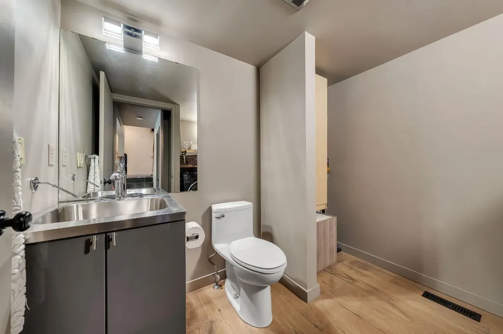 7 Deerwood Road SE Calgary AB T2J 6L2