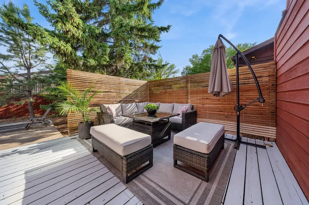 7 Deerwood Road SE Calgary AB T2J 6L2