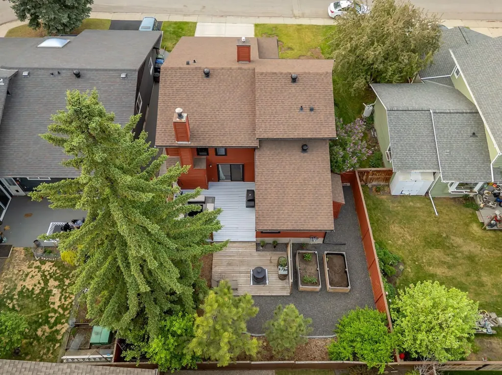 7 Deerwood Road SE Calgary AB T2J 6L2