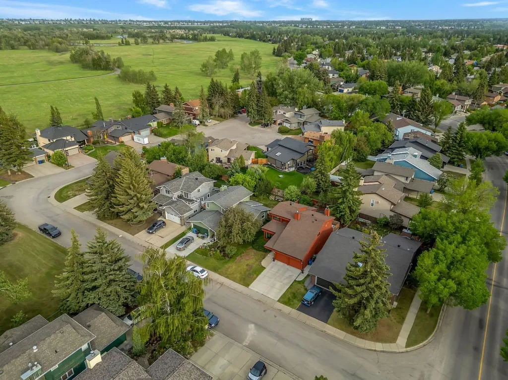 7 Deerwood Road SE Calgary AB T2J 6L2