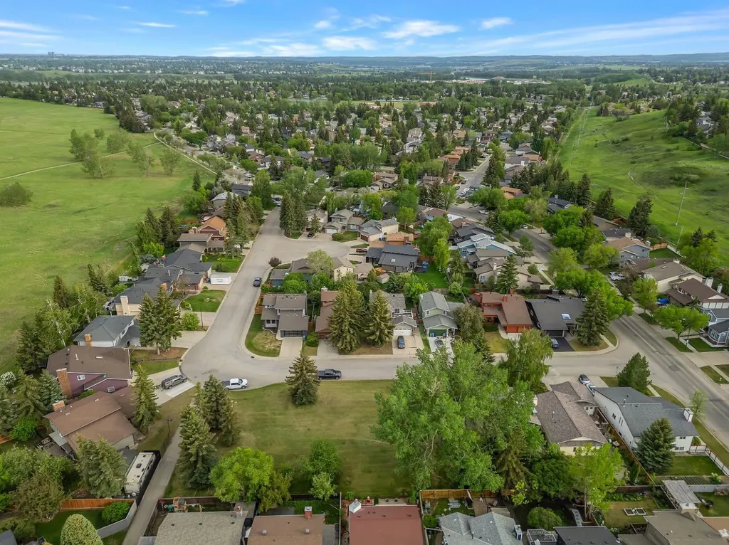 7 Deerwood Road SE Calgary AB T2J 6L2