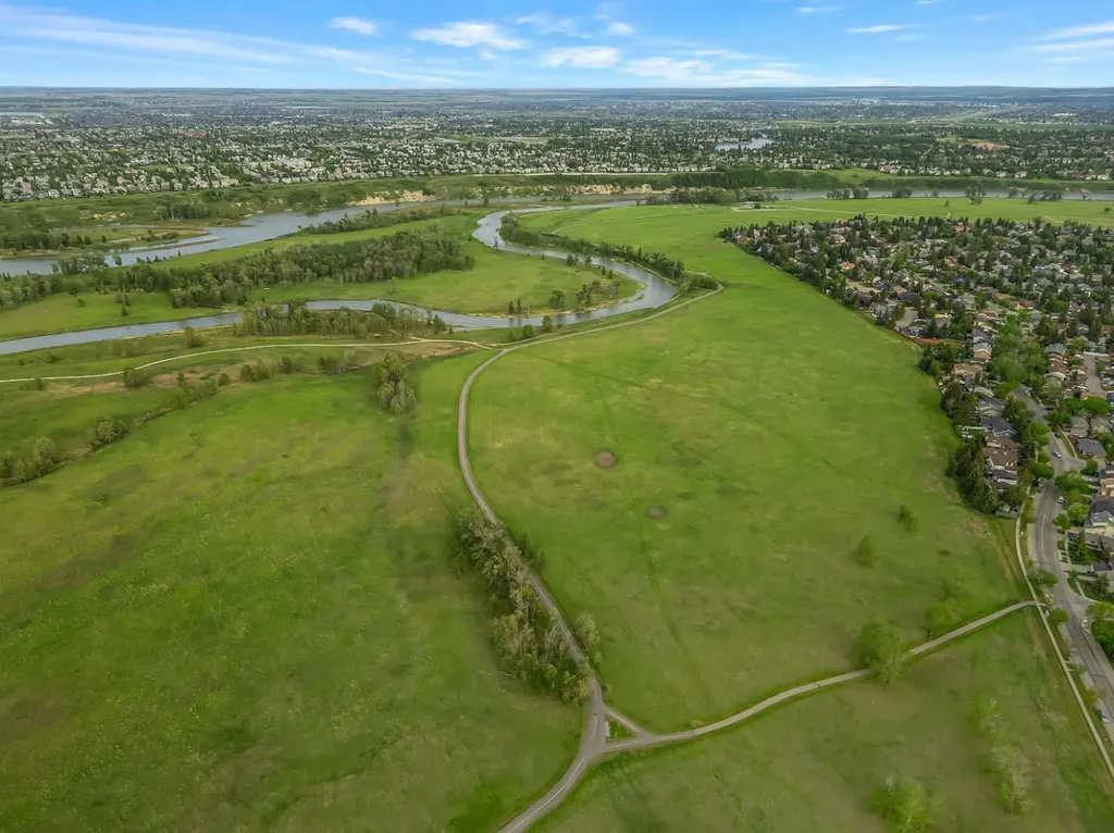 7 Deerwood Road SE Calgary AB T2J 6L2