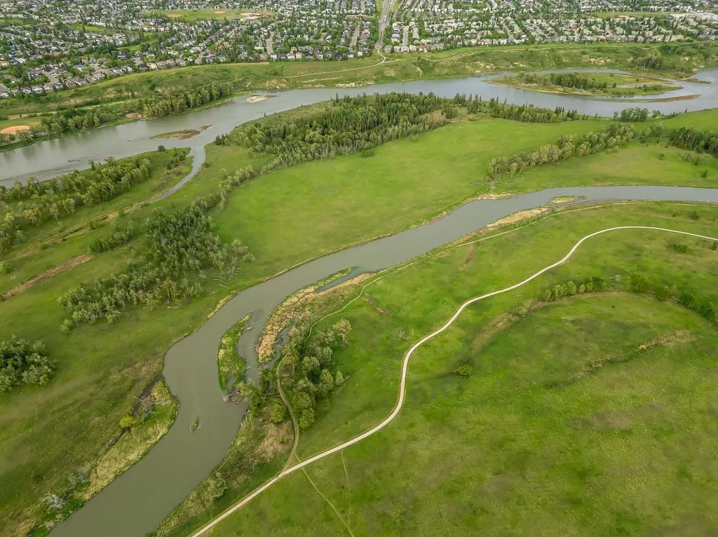 7 Deerwood Road SE Calgary AB T2J 6L2