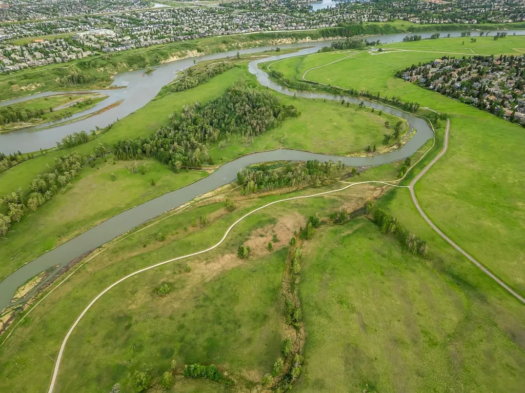 7 Deerwood Road SE Calgary AB T2J 6L2