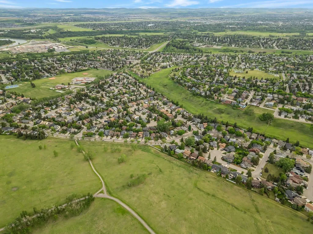 7 Deerwood Road SE Calgary AB T2J 6L2
