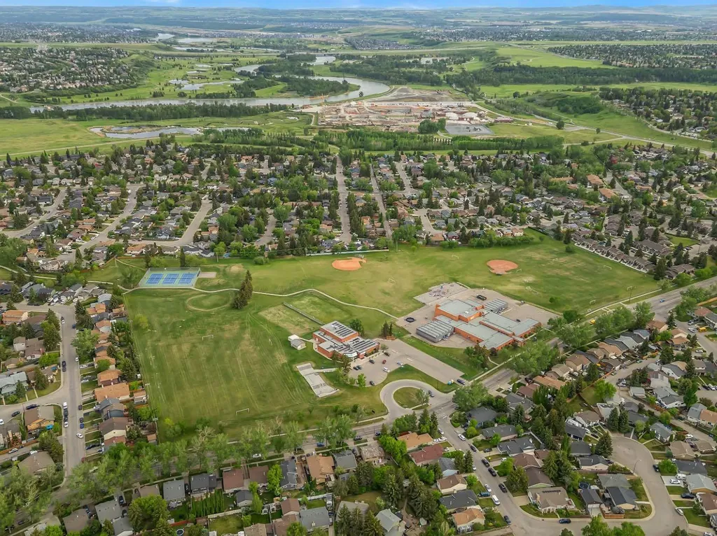 7 Deerwood Road SE Calgary AB T2J 6L2