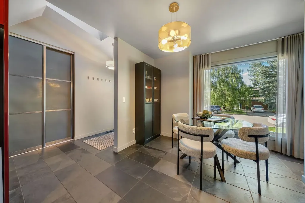 7 Deerwood Road SE Calgary AB T2J 6L2