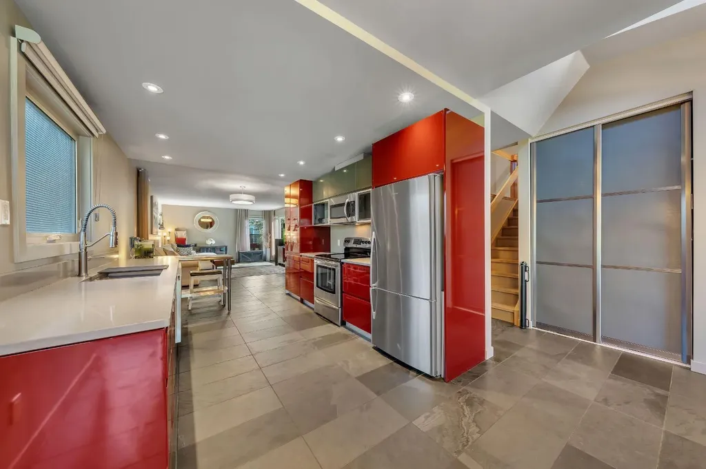 7 Deerwood Road SE Calgary AB T2J 6L2