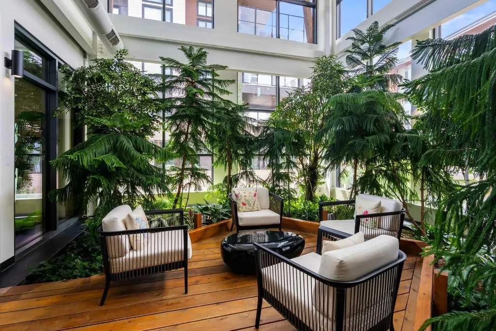 122 Mahogany Centre SE Calgary AB T3M 2Y1