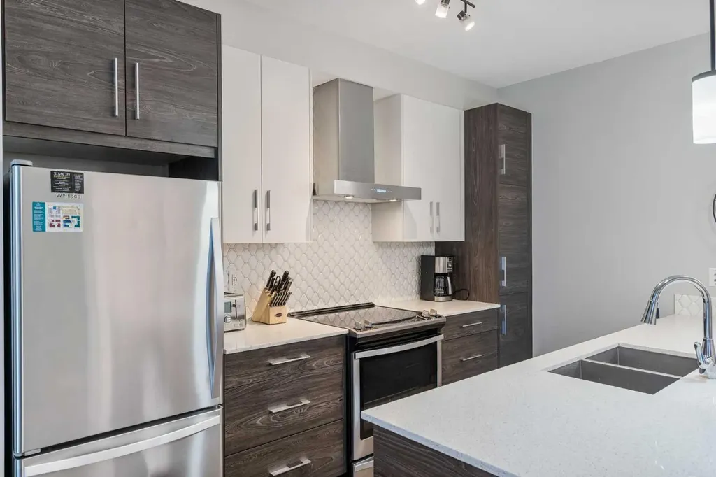 122 Mahogany Centre SE Calgary AB T3M 2Y1