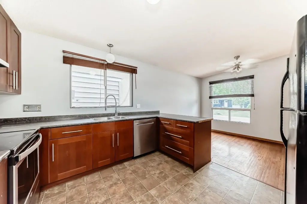 4603 41 Street NW Calgary AB T3A 0N4