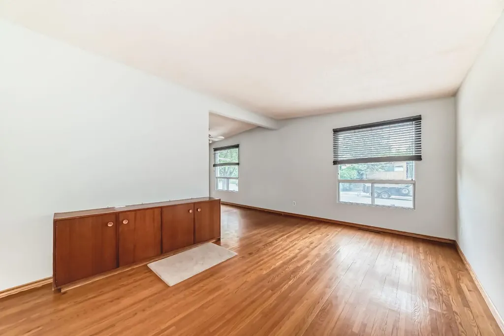 4603 41 Street NW Calgary AB T3A 0N4