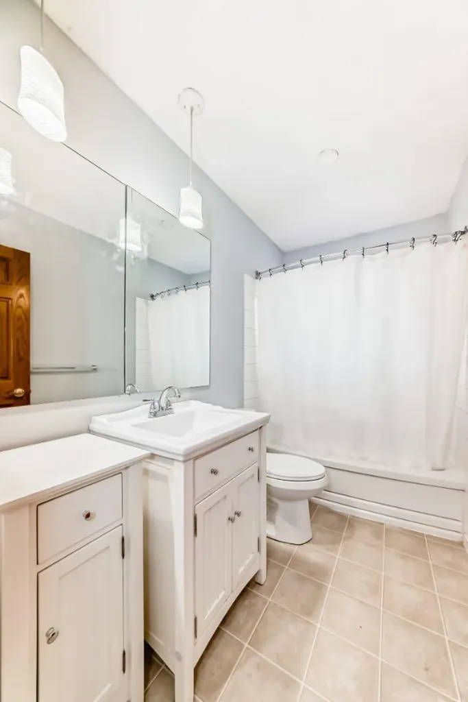 4603 41 Street NW Calgary AB T3A 0N4