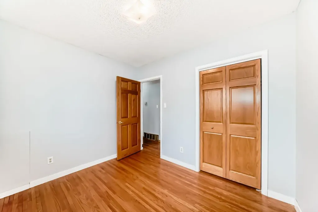 4603 41 Street NW Calgary AB T3A 0N4
