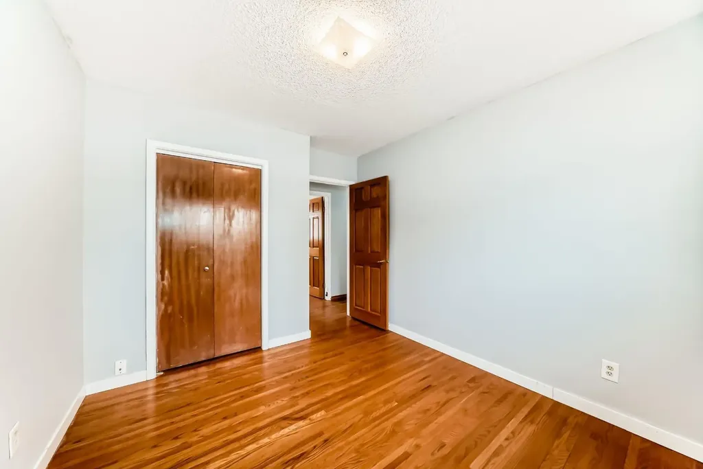 4603 41 Street NW Calgary AB T3A 0N4