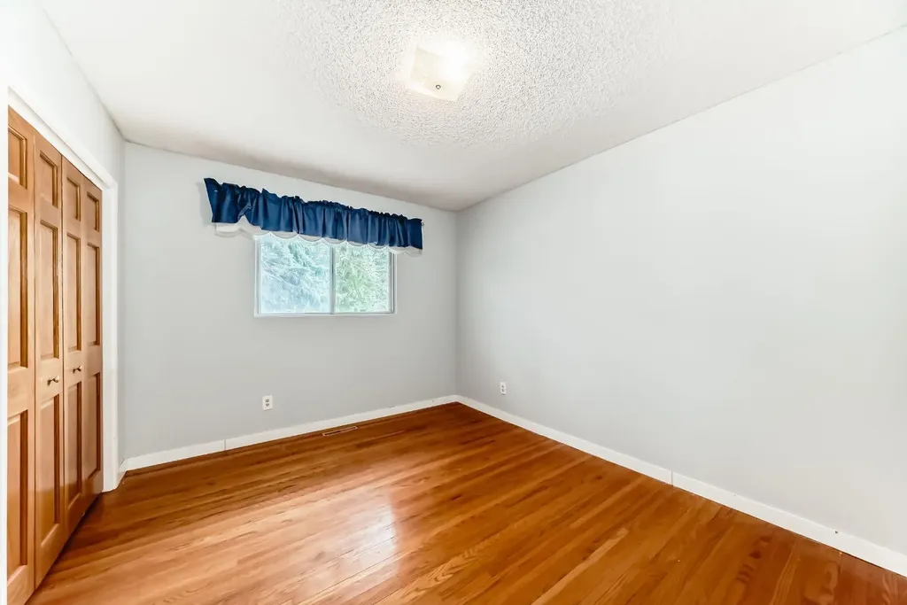 4603 41 Street NW Calgary AB T3A 0N4