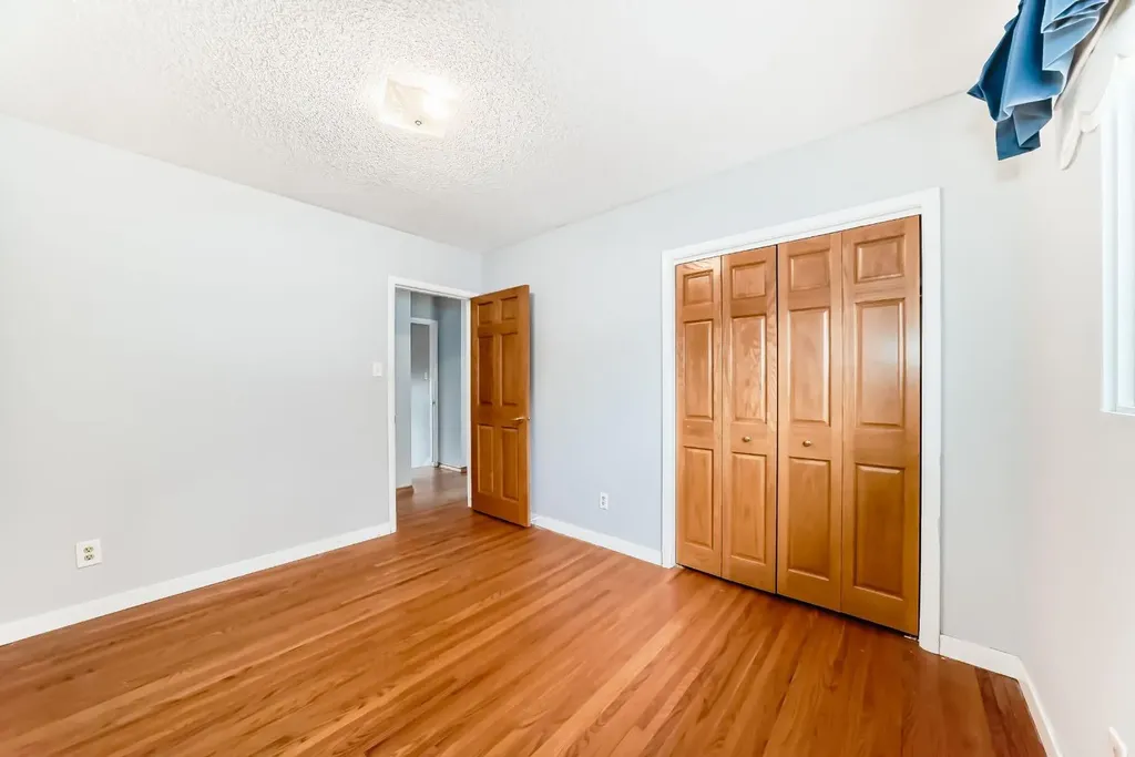 4603 41 Street NW Calgary AB T3A 0N4