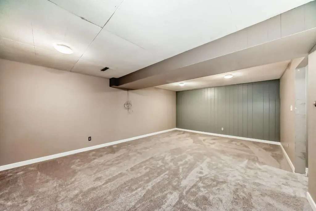 4603 41 Street NW Calgary AB T3A 0N4